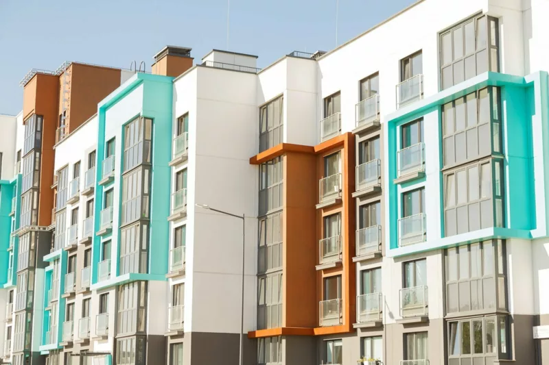 Moderne Neubauten in der Stadt
